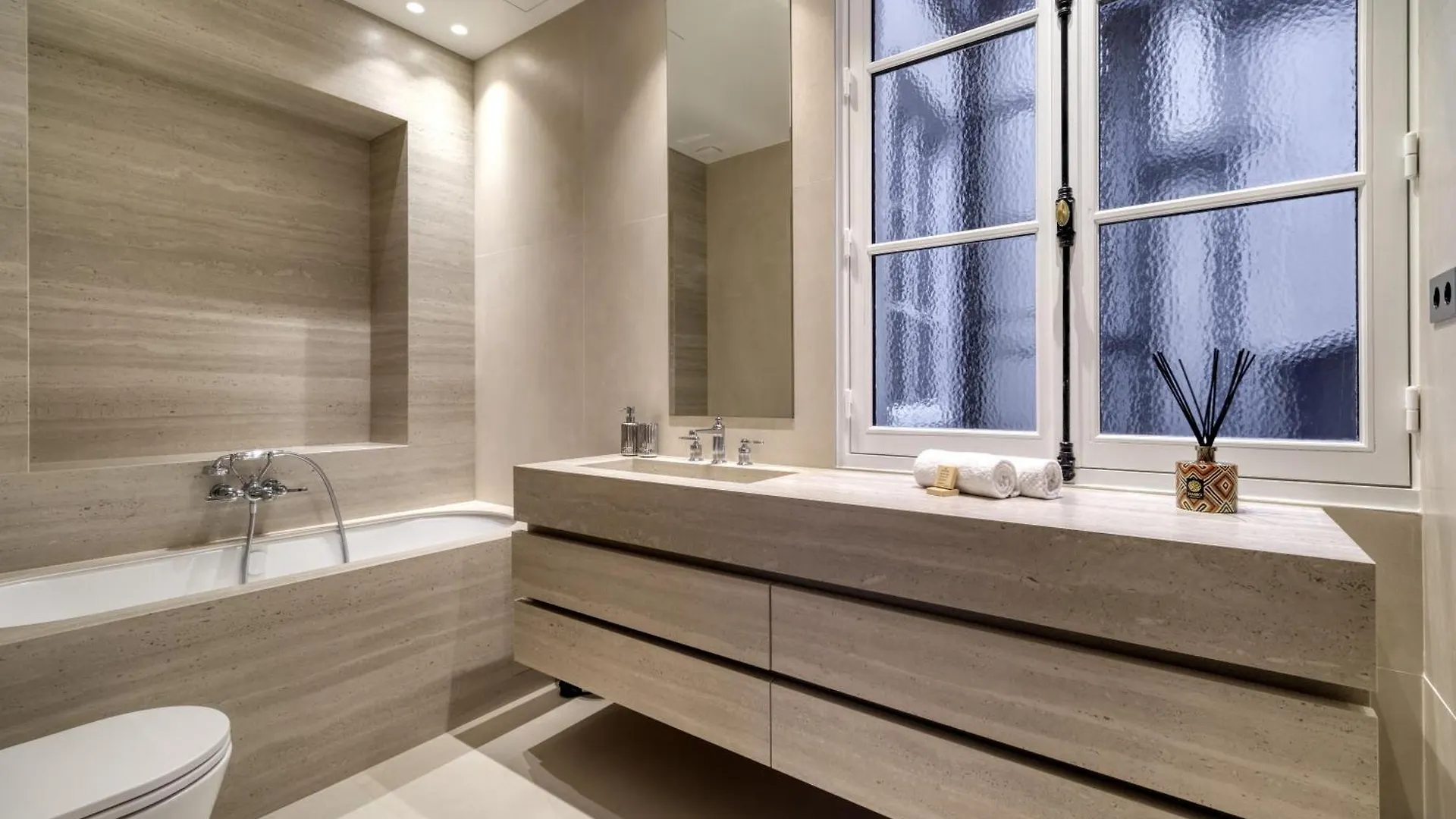 Oniri - Serviced Apartments In Louvre - Rue De Rivoli Paris France